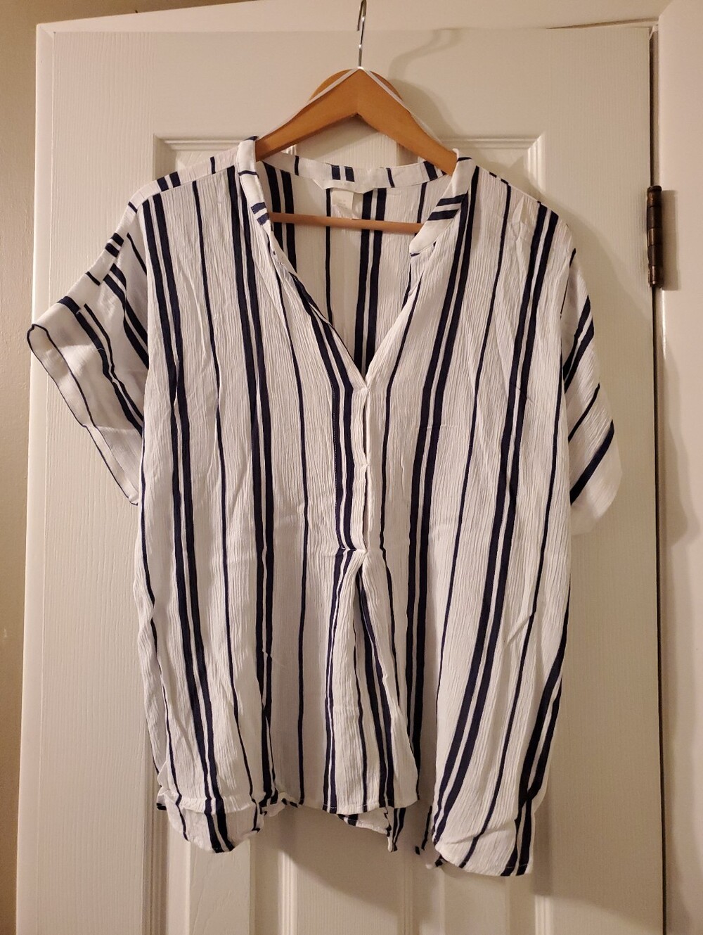 H&M Womens White Blouse with Navy Vertical Stripes Size 14 Preowned